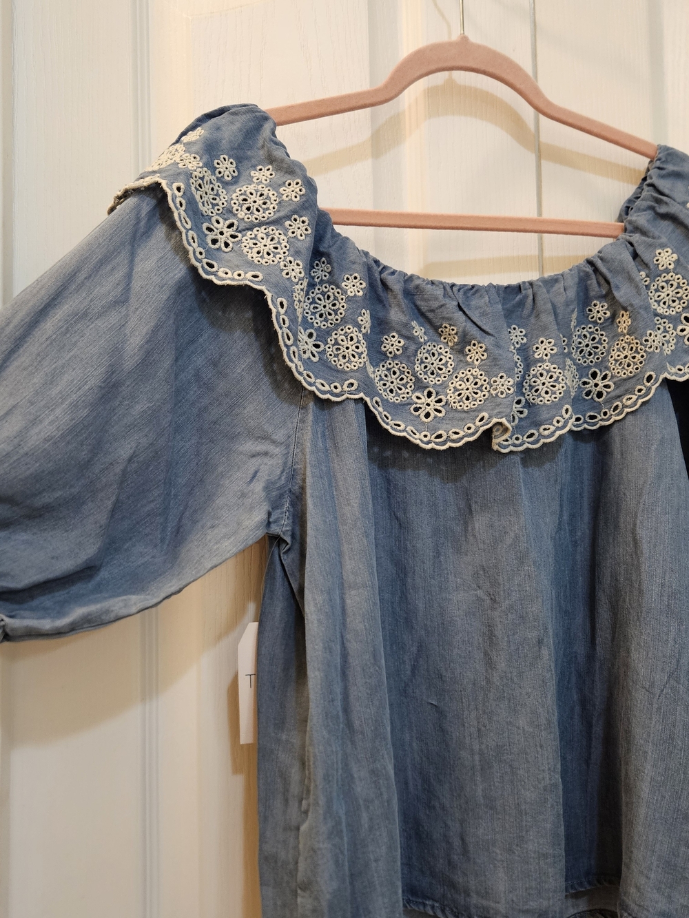 Time and Tru Embroidered Off-Shoulder Chambray Peasant Top – Size Small NWT - Picture 11 of 11